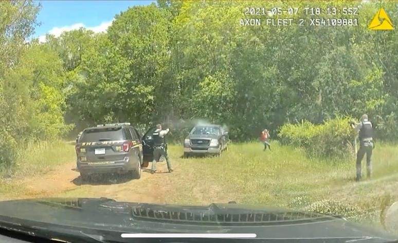 Policías de Carolina del Sur le disparan 50 veces a Trevor Mullinax, quien sobrevivió y demandó a la oficina del sheriff