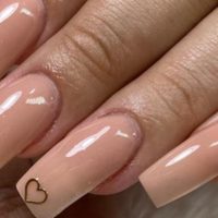 Nail art: probá estos coquetos diseños en nude, el color de la temporada