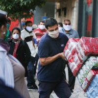 Argentina prueba liberarse de la cuarentena: "Casi no hay circulación importante del coronavirus"