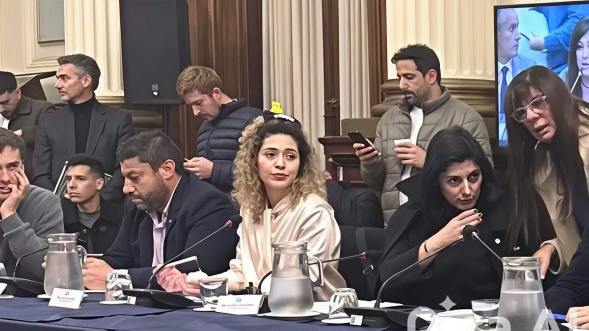 Tres diputados de LLA rompieron el bloque y formaron un nuevo espacio con Arrieta