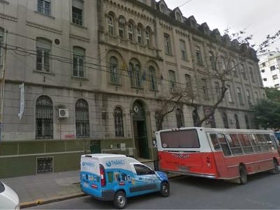 Explotó un experimento de química en un colegio en Palermo: cuatro alumnos fueron internados