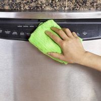 El trucazo de la abuela para mantener bien brillantes y limpios tus electrodomésticos de acero inoxidable