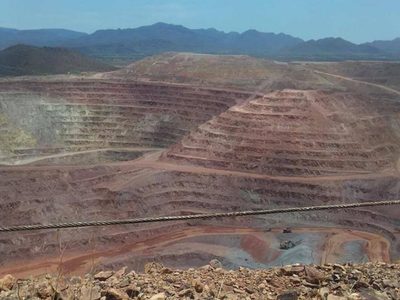 Juez frena temporalmente la reforma minera en favor de una empresa