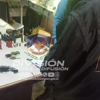 Megaoperativo en Valentina Sur: 7 demorados, armas, municiones, drogas y hasta bombas molotov