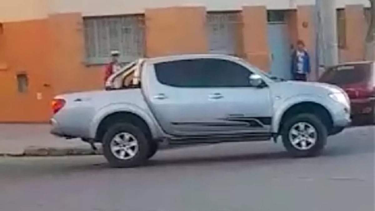 La camioneta fue robada en pleno centro. Fuente: (La Super)
