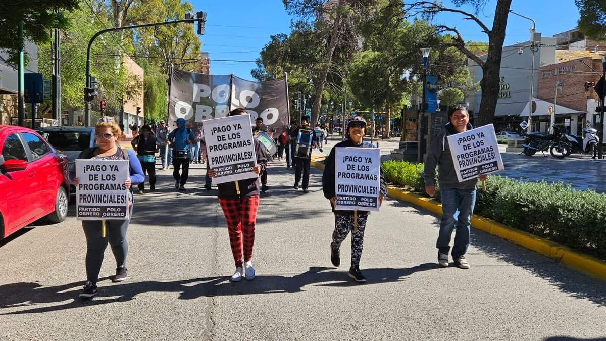 El reclamo de las organizaciones sociales. Fuente: (Javier Manzano - Minuto Neuquén)