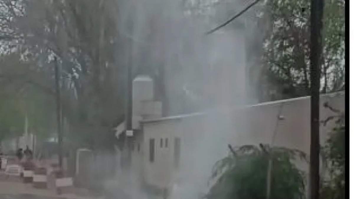 La fuga de gas y de agua duró casi tres horas. Fuente (captura video Rigo Castano)