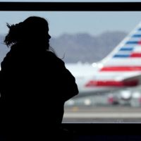 Avión de American Airlines se declara en emergencia por humo y regresa a Argentina