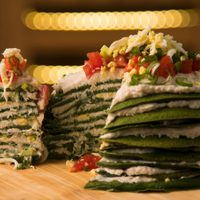 Torre de panqueques con espinaca: guardate esta rica receta porque te resolverá el menú de las Fiestas