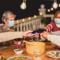Cuáles son los protocolos a seguir si se invita a comer gente en casa