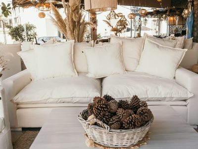 El secreto de la abuela para que los almohadones de tus sillones siempre parezcan recién comprados