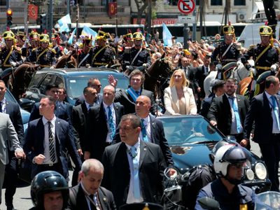 Dura condena al hombre que le arrojó un botellazo a Javier Milei durante su asunción