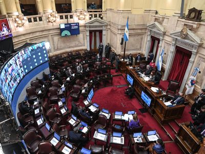 El Senado de Argentina aprueba una ley que fomenta la inclusión laboral de las personas trans