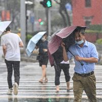 Un nuevo tifón toca tierra en China y amenaza con volver a inundar al país