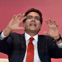 Al solicitar registro ante el INE, Ríos Piter descarta declinar por otro independiente