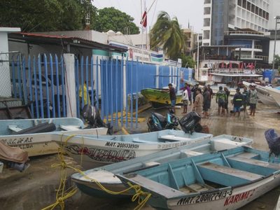 Huracán John azota la costa sur del Pacífico mexicano con inundaciones "potencialmente letales"