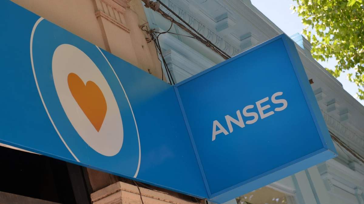 La ANSES continúa con el pago de todas sus prestaciones sociales. Fuente: (Twitter)