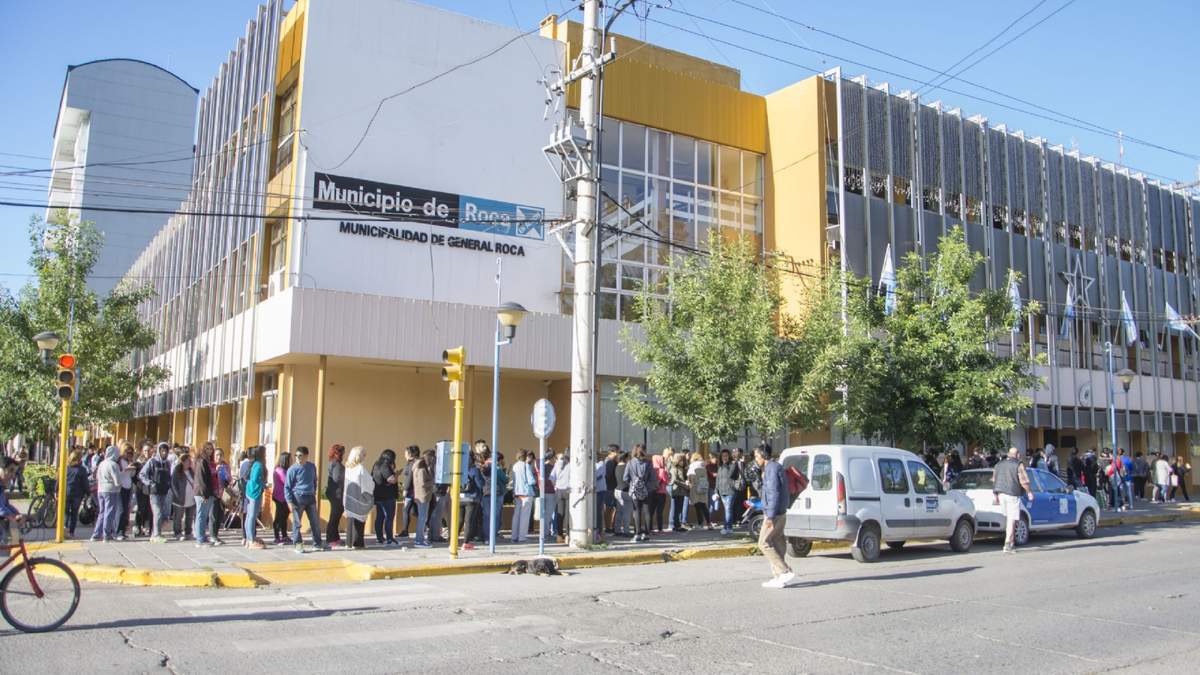 Hasta el 31 de enero, solo habrá guardias mínimas en la Municipalidad de Roca. Fuente: (Twitter)