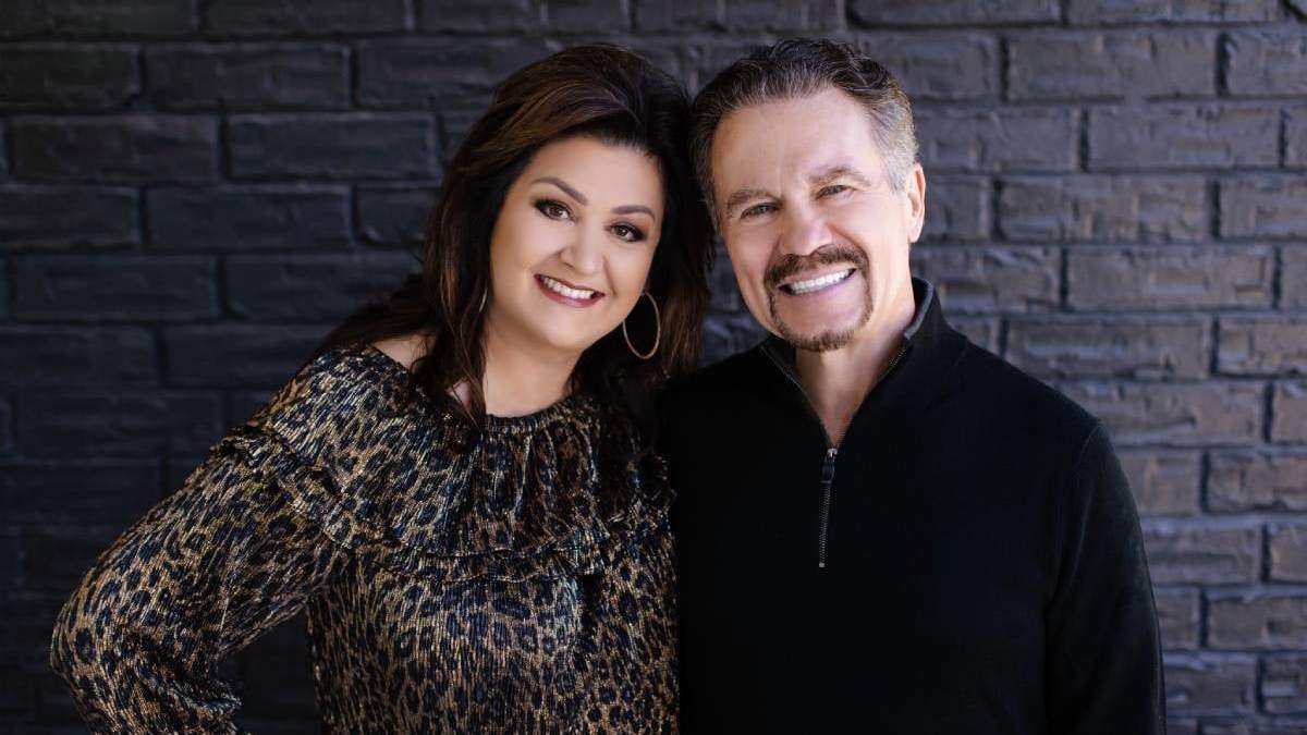 Marcus Lamb y su esposa