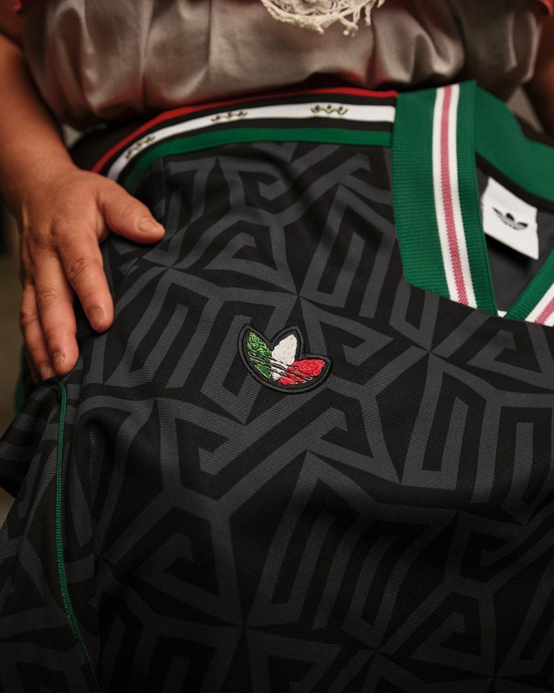 Jersey negro Instagram AdidasMX