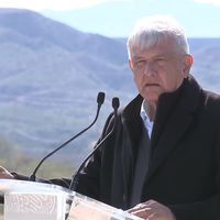 AMLO promete justicia, plan de desarrollo y hasta monumento en Bavispe por caso Lebarón