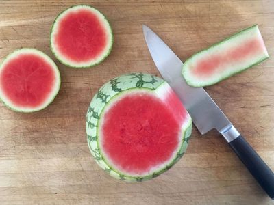 No tires la cáscara de la sandía y transformala en fruta abrillantada para tu pan dulce navideño