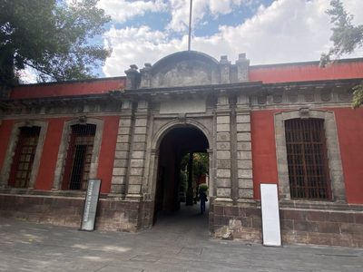 Biblioteca de México: Goteras este año, 80 aniversario para el otro