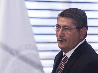 Fiscal en Materia de Delincuencia Organizada libra multa por subasta de autos de lujo decomisados