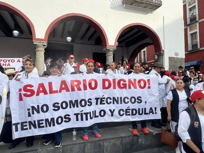 “IMSS-Bienestar, fracaso nacional”, gritan trabajadores de Salud de Puebla; denuncian colapso