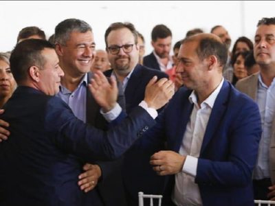 Omar Gutiérrez tomó juramento al nuevo intendente de Añelo