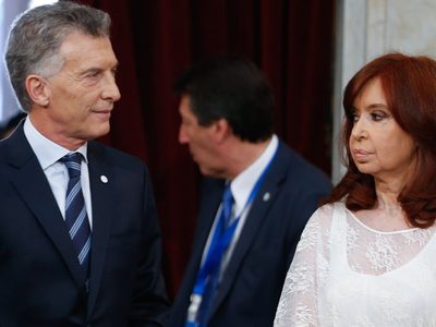 Cristina Kirchner se presentó en la Justicia: será querellante contra Macri por espionaje
