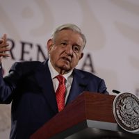AMLO acusa a Maru Campos y César Duarte por intento de detención de Javier Corral