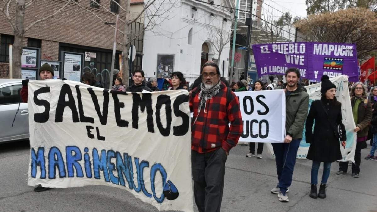 La organización Salvemos al Meri Menuco acompañó la presentación del proyecto de ley. Fuente (El Cohete a la Luna)