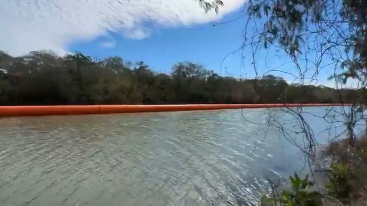 Estados Unidos instala nuevo “muro flotante” de boyas en el Río Bravo frente a Matamoros