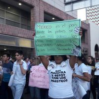 Miles de maestros marchan y desquician Monterrey; llaman a paro