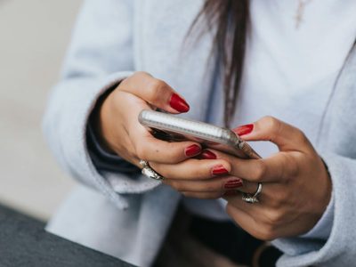 Manicura elegante para el invierno: inspirate con diseños minimalistas y discretos, perfectos para ir al trabajo