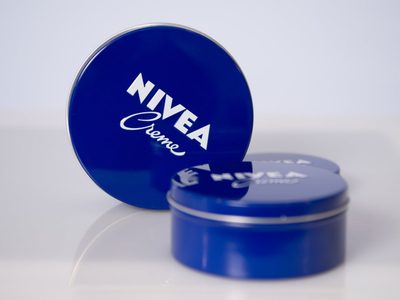 Con las latas de crema Nivea vacías, creá estas mini macetas con un detalle fuera de lo común que te va a encantar