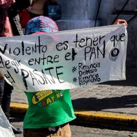Conatos de violencia y pintas durante marcha contra el #Tarifazo en Edomex