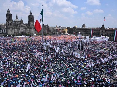 Ignorar la naturaleza del poder; nada es eterno o nadie sabe para quién trabaja