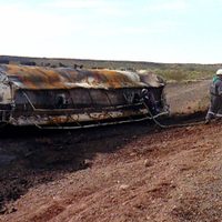 Vuelco e incendio de un camión petrolero