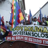 Gobierno interino de Bolivia acuerda mesa de diálogo con líderes sociales y sindicales