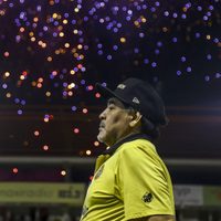 El médico personal de Diego Maradona contó cómo apareció la foto post operación que molestó a su familia