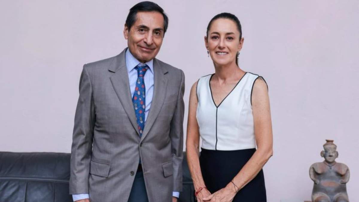 Claudia Sheinbaum Pardo, virtual presidenta electa de la República, con el secretario de Hacienda y Crédito Público, Rogelio Ramírez de la O