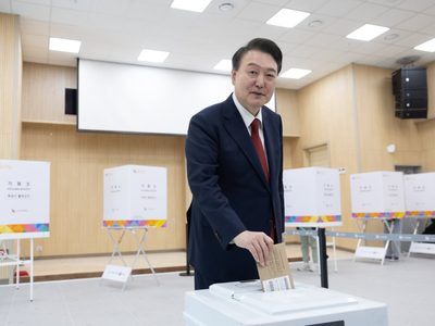 Tras protestas, presidente de Corea del Sur levanta la ley marcial