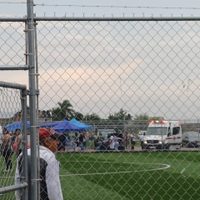 Rayo impacta cancha de futbol en Cuernavaca y deja cinco lesionados