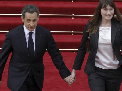 Carla Bruni-Sarkozy es acusada de manipulación de testigos en proceso contra su esposo