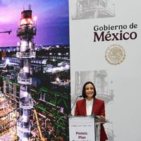 El banco español BBVA da espaldarazo a Sheinbaum para el regreso del fracking a Pemex