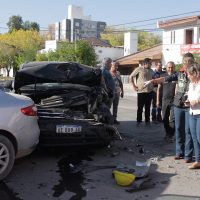 Un camión sin frenos chocó 5 vehículos y dejó 7 personas heridas