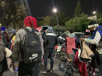 Tras enfrentamiento, gobierno de Sheinbaum permite llegada de migrantes a la Basílica