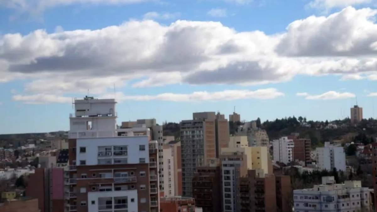 El calor y las nubes, protagonistas del clima este jueves. Fuente: (X)